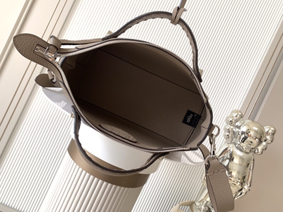 フェンディバッグ素材ディテール